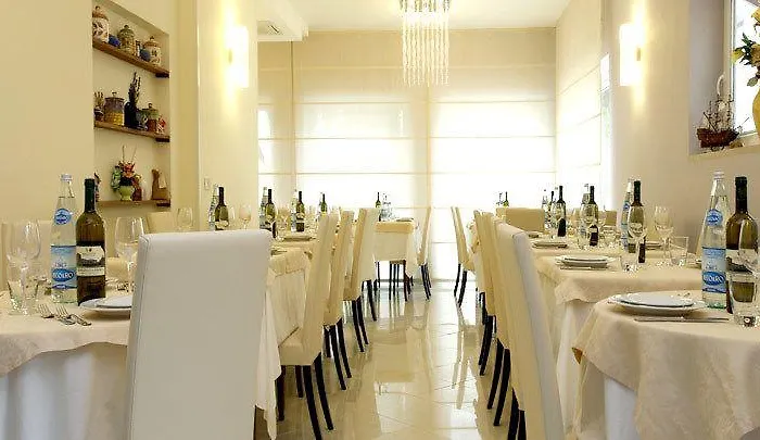 Airone - E 3* チェルヴィア