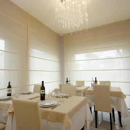 Airone - E 3* チェルヴィア