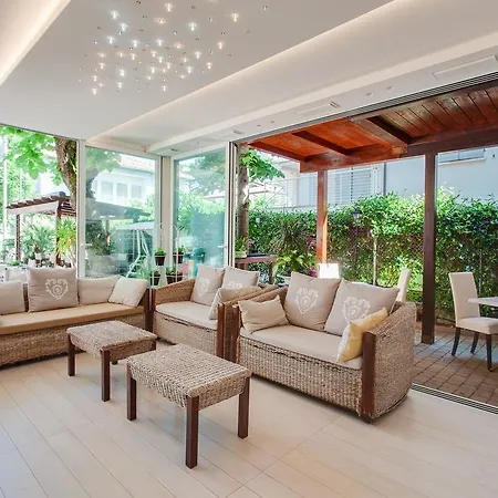 ホテル Airone - E 3*