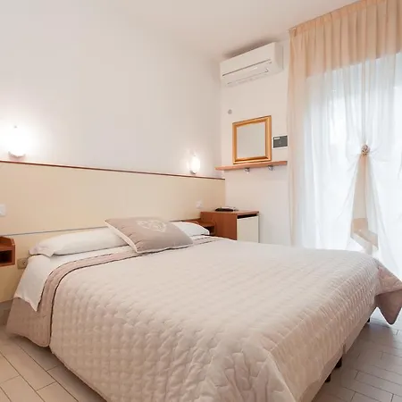 Hotel Airone - E 3*
